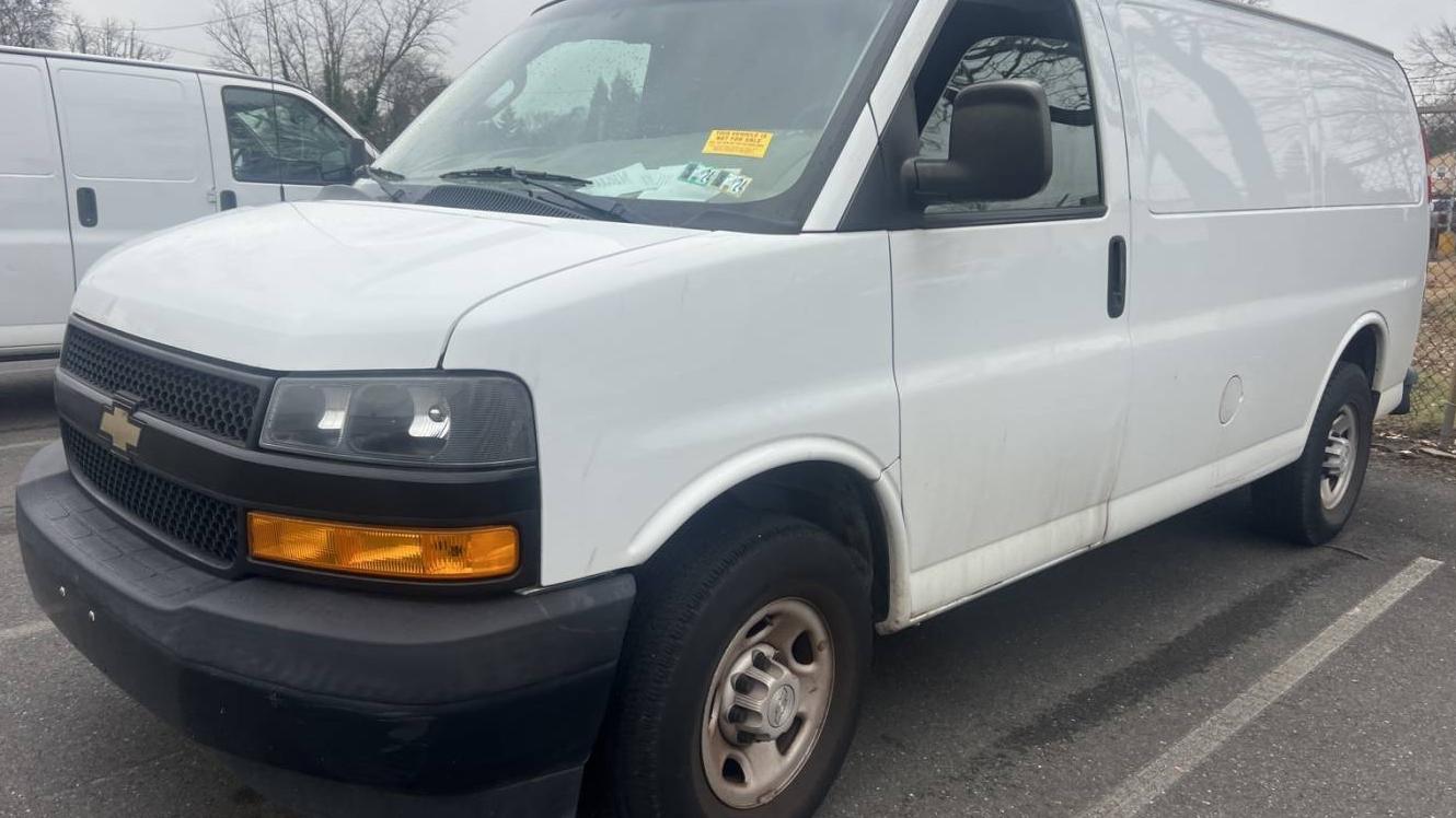 CHEVROLET EXPRESS 2018 1GCWGAFP5J1342135 image