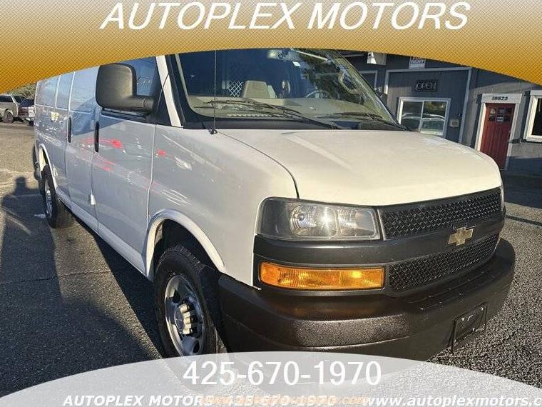 CHEVROLET EXPRESS 2018 1GCWGAFG3J1342960 image