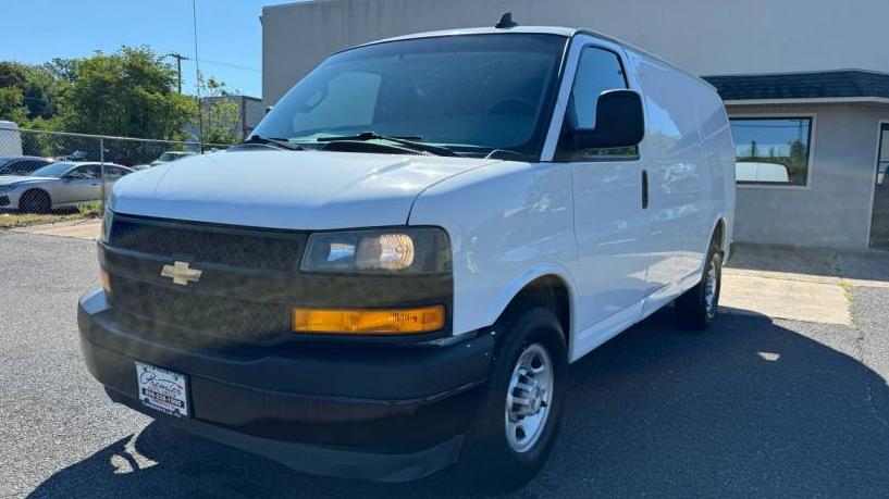 CHEVROLET EXPRESS 2018 1GCWGAFG8J1239906 image