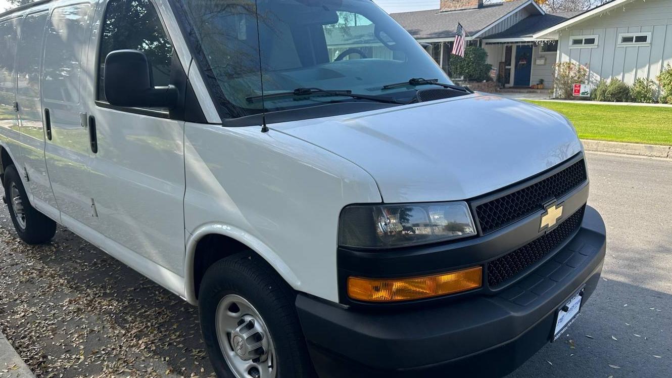 CHEVROLET EXPRESS 2018 1GCWGAFG5J1239359 image