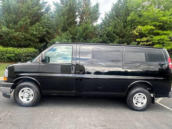CHEVROLET EXPRESS 2017 1GCWGAFF6H1141619 image
