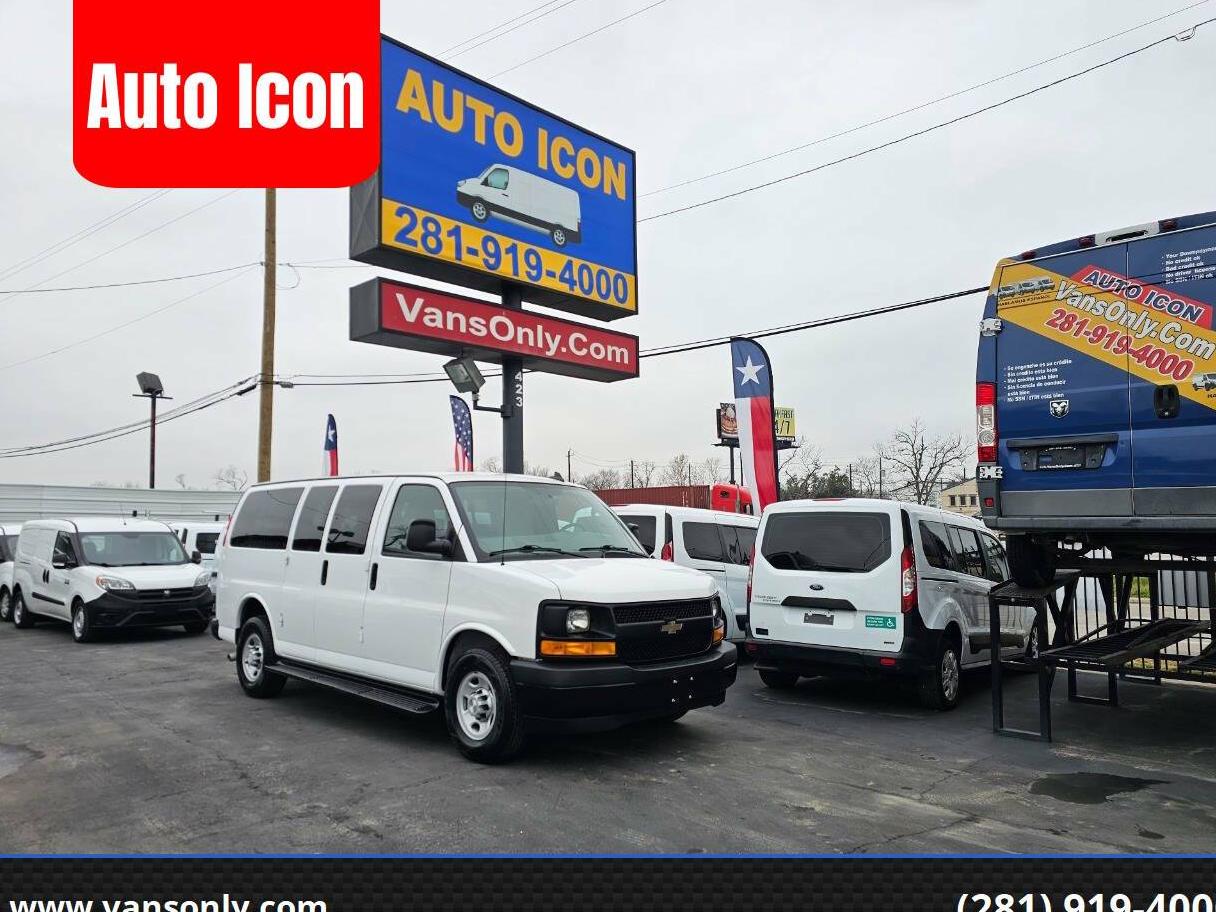 CHEVROLET EXPRESS 2017 1GAWGEFF1H1149126 image