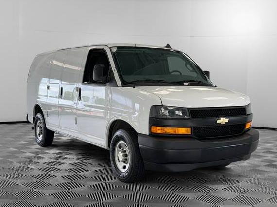 CHEVROLET EXPRESS 2020 1GCWGAFP7L1261026 image