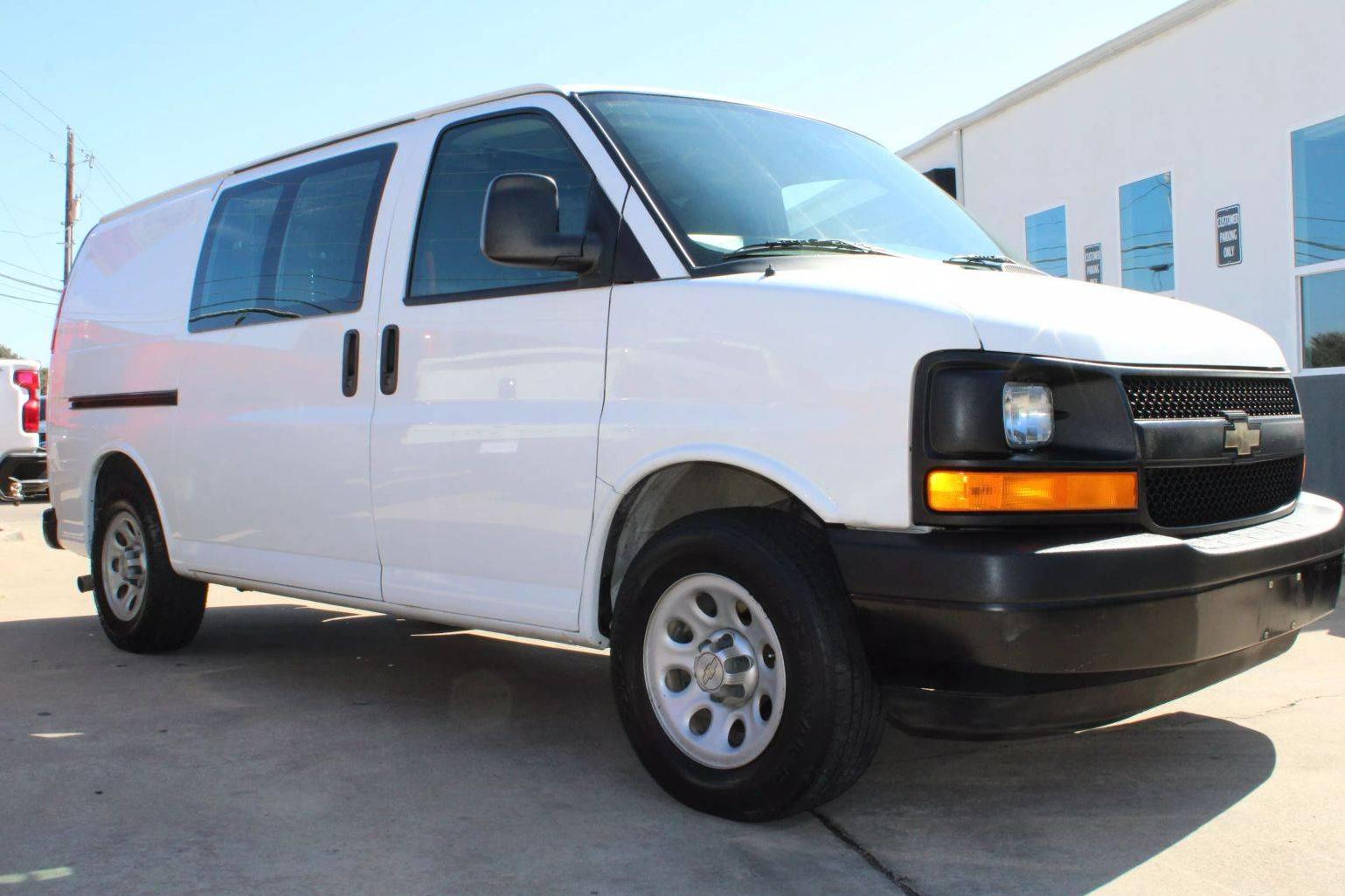 CHEVROLET EXPRESS 2014 1GCSGAFX0E1154403 image