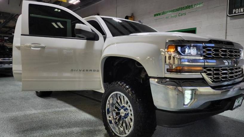 CHEVROLET SILVERADO-1500 2017 3GCUKREC0HG107219 image