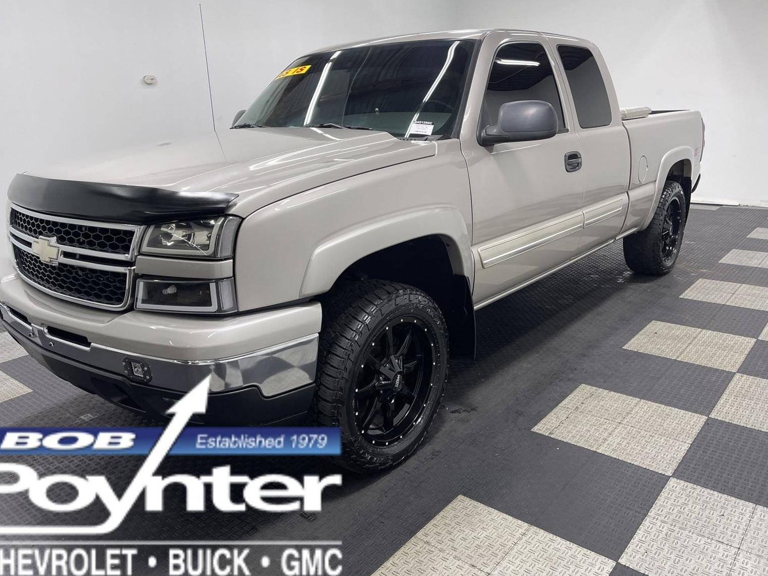 CHEVROLET SILVERADO-1500 2006 1GCEK19Z26Z165852 image