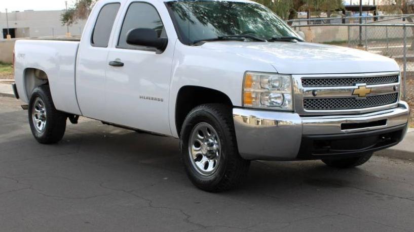 CHEVROLET SILVERADO-1500 2013 1GCRKSE71DZ159520 image