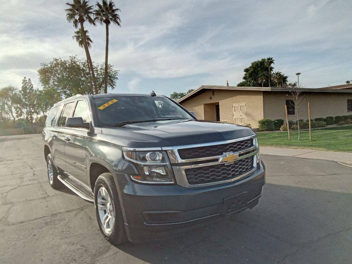 CHEVROLET SUBURBAN 2019 1GNSKHKCXKR278127 image