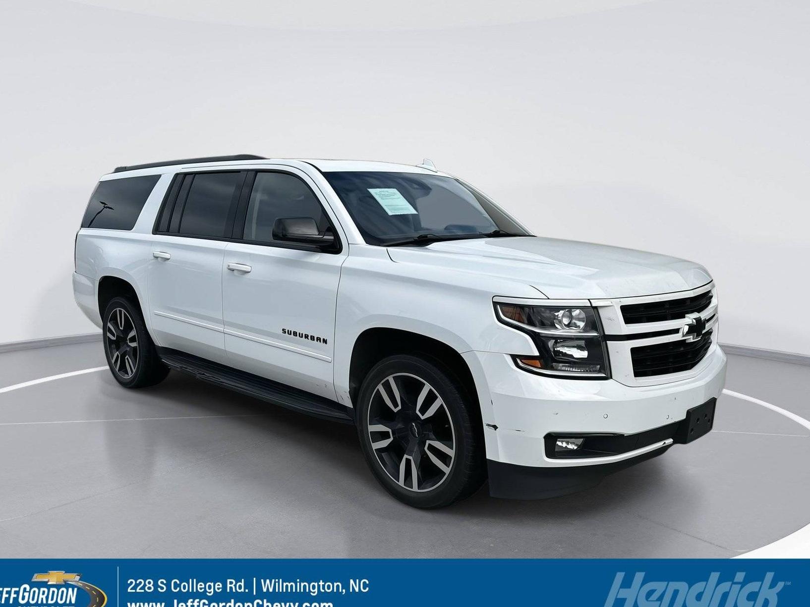 CHEVROLET SUBURBAN 2019 1GNSKJKJ5KR105122 image