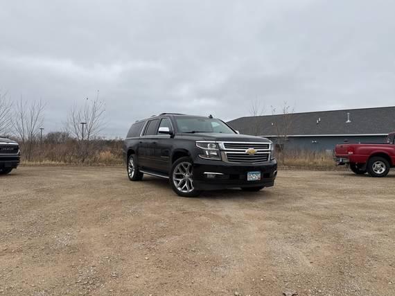 CHEVROLET SUBURBAN 2018 1GNSKJKCXJR300813 image CHEVROLET SUBURBAN 2018 1GNSKJKCXJR300813 image