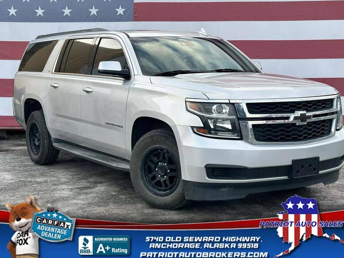 CHEVROLET SUBURBAN 2018 1GNSKHKC6JR276373 image