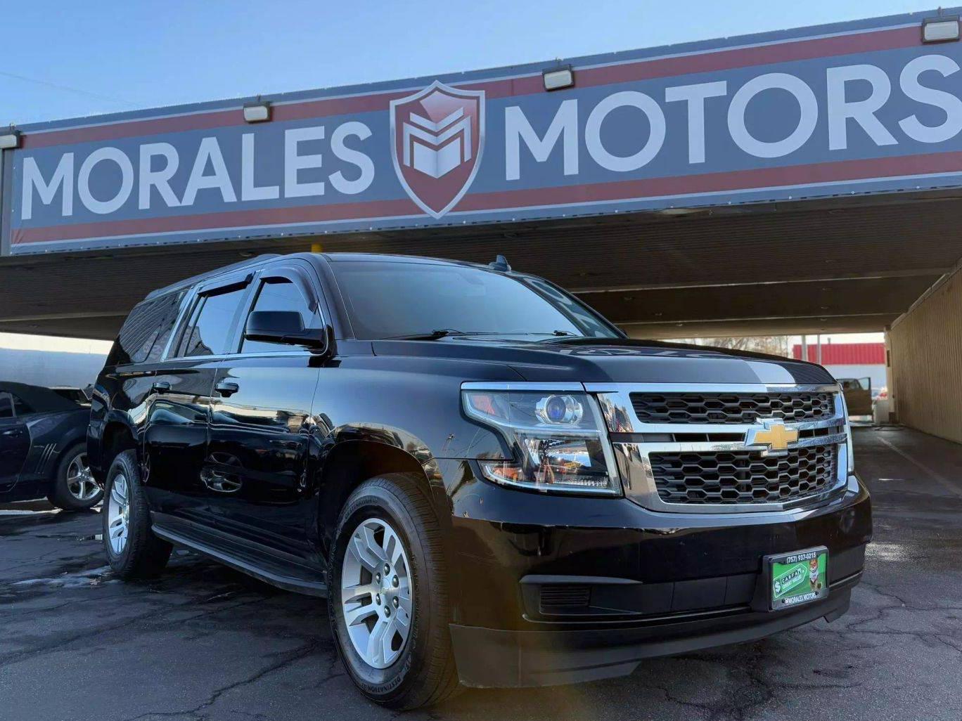 CHEVROLET SUBURBAN 2017 1GNSKGEC4HR302940 image