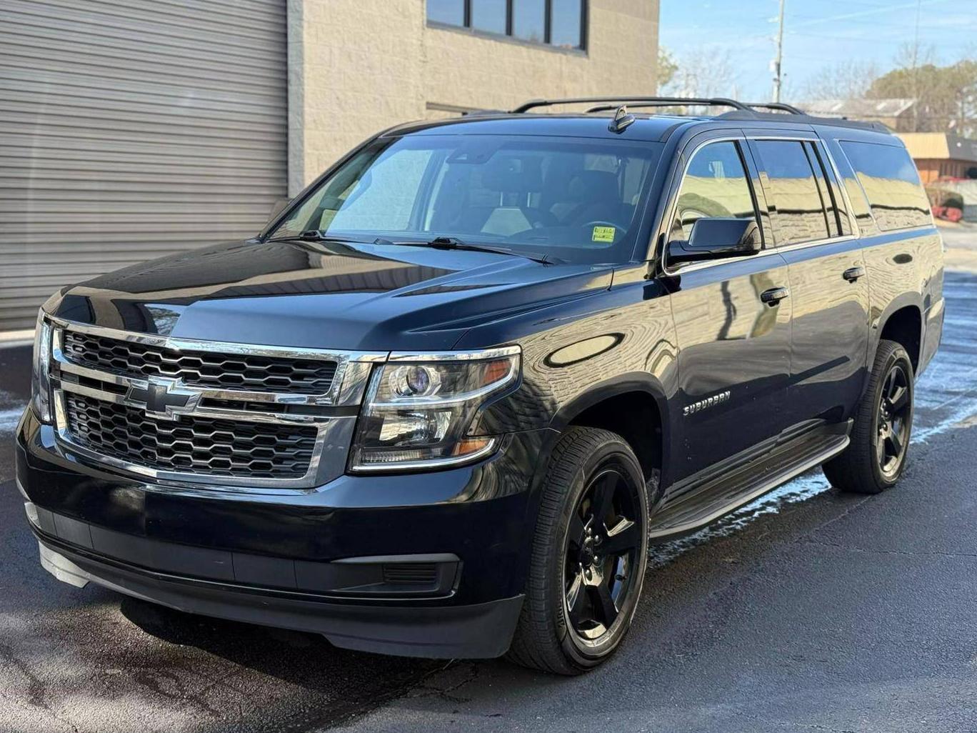 CHEVROLET SUBURBAN 2017 1GNSCHKC7HR270203 image