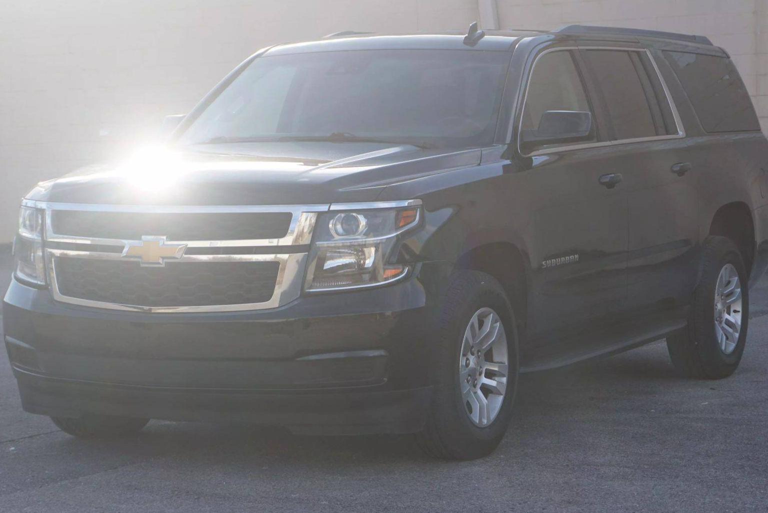 CHEVROLET SUBURBAN 2017 1GNSCHKC3HR308476 image