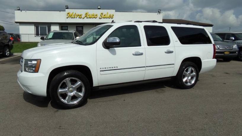 CHEVROLET SUBURBAN 2011 1GNSKKE38BR363394 image