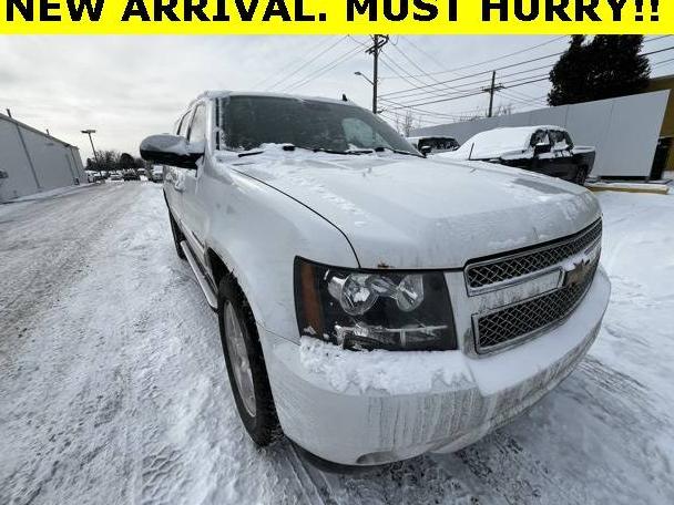 CHEVROLET SUBURBAN 2011 1GNSKJE36BR186077 image