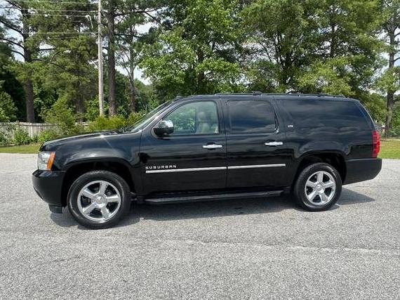 CHEVROLET SUBURBAN 2011 1GNSKKE39BR177573 image