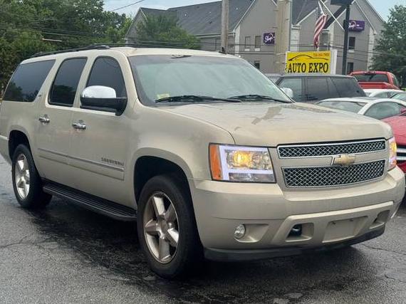CHEVROLET SUBURBAN 2011 1GNSKKE34BR141239 image
