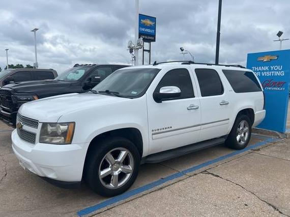 CHEVROLET SUBURBAN 2011 1GNSKKE31BR115617 image