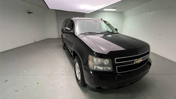 CHEVROLET SUBURBAN 2011 1GNSKJE31BR207580 image