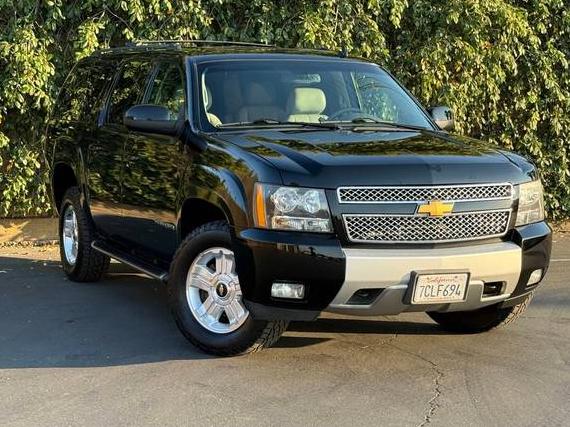 CHEVROLET SUBURBAN 2013 1GNSKJE7XDR301351 image
