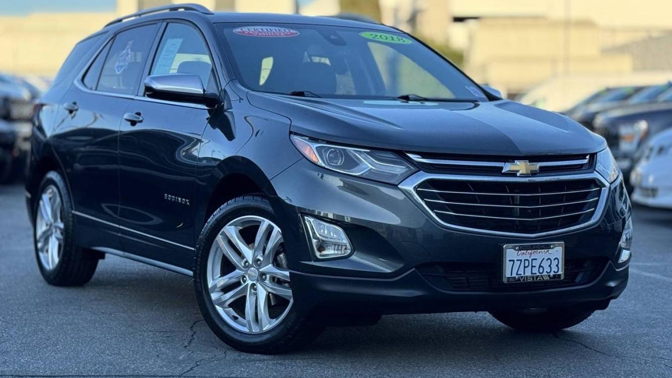 CHEVROLET EQUINOX 2018 2GNAXMEV7J6100303 image