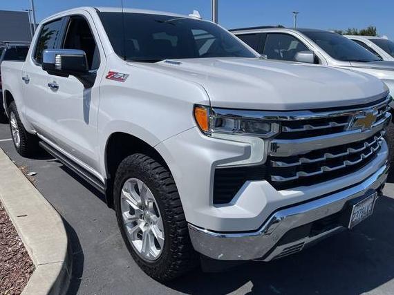CHEVROLET SILVERADO 2023 1GCUDGE84PZ205694 image