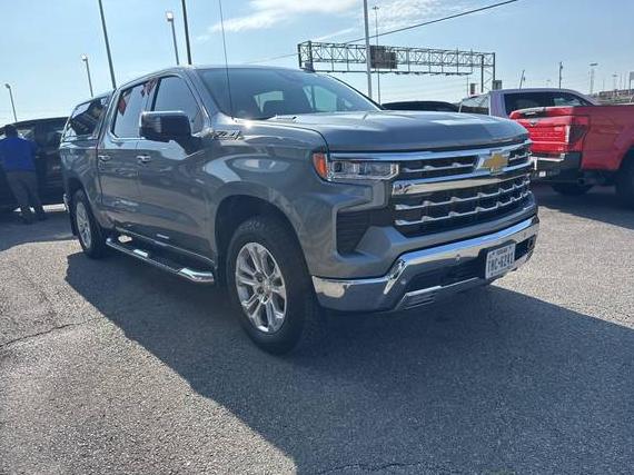 CHEVROLET SILVERADO 2023 1GCUDGE89PZ303135 image
