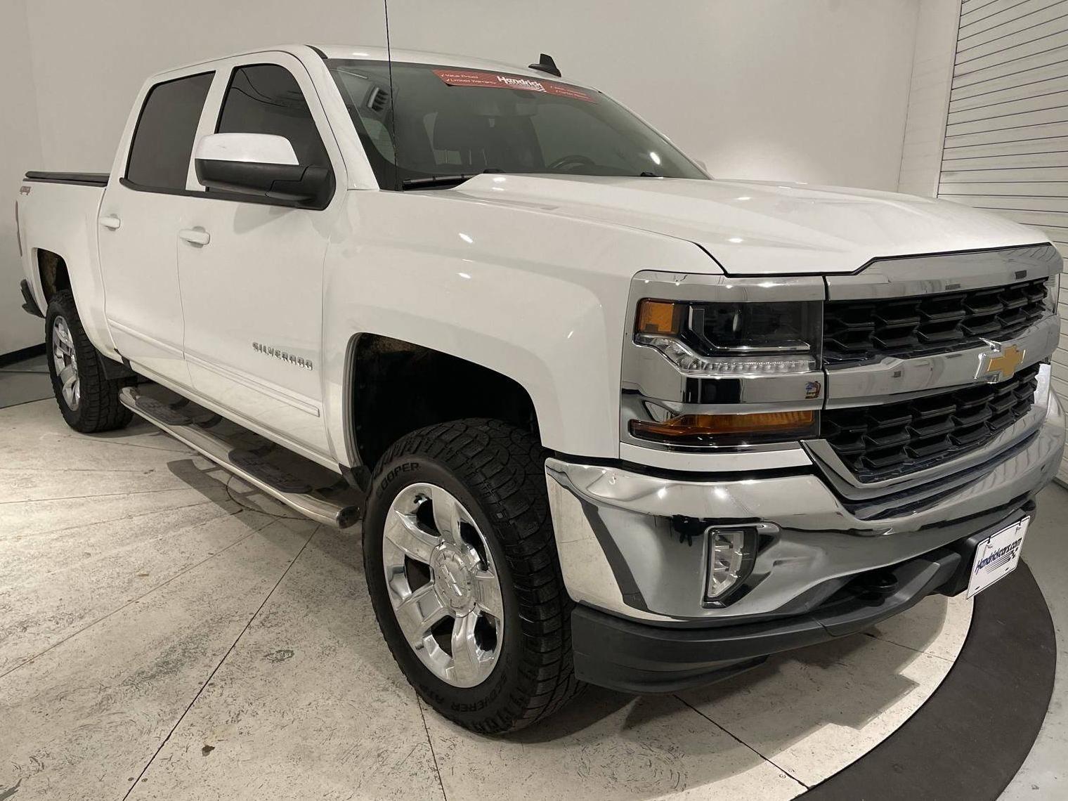 CHEVROLET SILVERADO 2018 3GCUKRER5JG330740 image