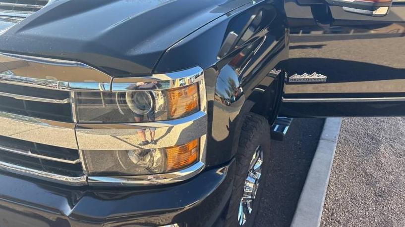 CHEVROLET SILVERADO 2018 1GC4K1EY7JF112261 image