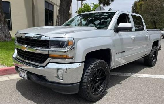 CHEVROLET SILVERADO 2018 3GCPCREC6JG385901 image