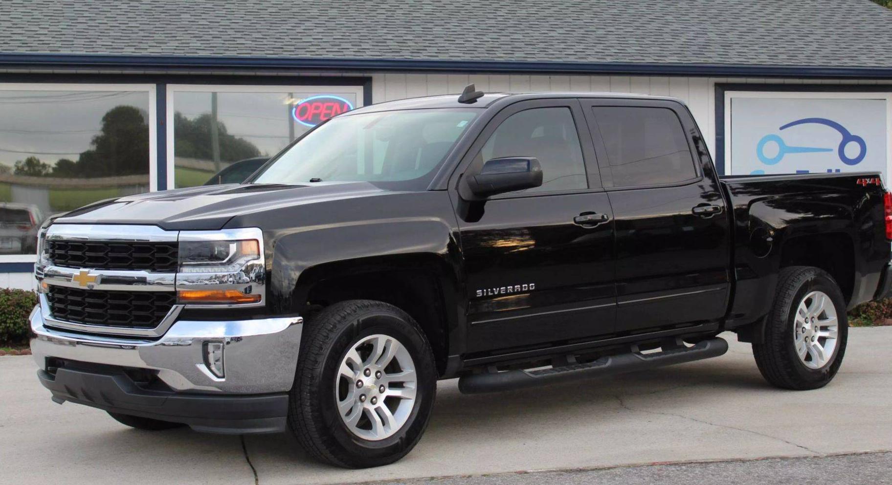 CHEVROLET SILVERADO 2018 3GCUKREC7JG587605 image