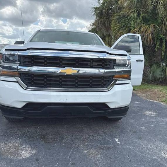 CHEVROLET SILVERADO 2018 1GCPCNEC3JF189408 image