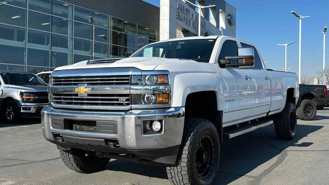 CHEVROLET SILVERADO 2018 1GC4K0CY3JF279858 image