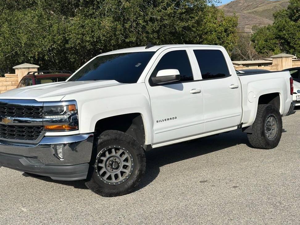 CHEVROLET SILVERADO 2018 3GCPCREC0JG494046 image