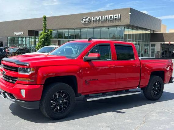CHEVROLET SILVERADO 2018 3GCUKREC4JG621547 image