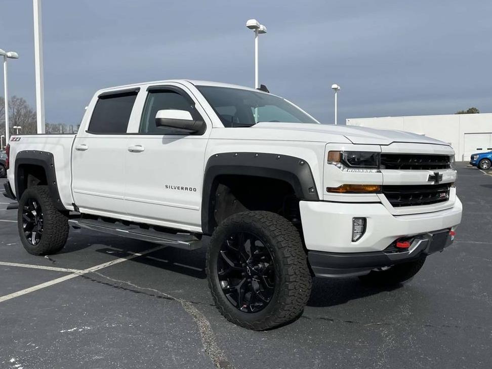 CHEVROLET SILVERADO 2018 3GCUKREC7JG498472 image