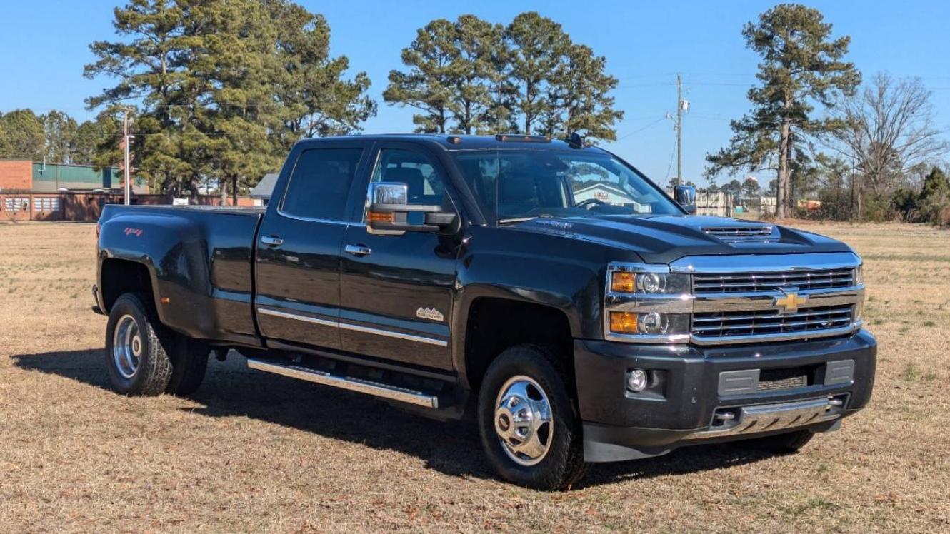 CHEVROLET SILVERADO 2018 1GC4K1EY7JF111319 image