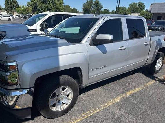 CHEVROLET SILVERADO 2018 3GCUKREC5JG631584 image