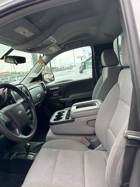 CHEVROLET SILVERADO 2018 1GCNKNEC7JZ136073 image