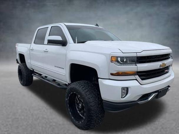 CHEVROLET SILVERADO 2018 3GCUKREC9JG138314 image