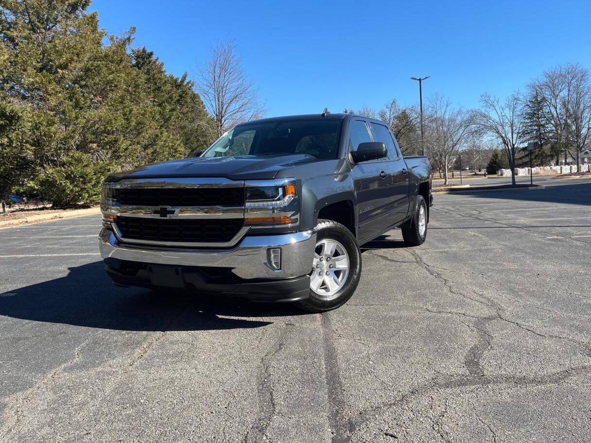 CHEVROLET SILVERADO 2018 3GCUKREC0JG217693 image