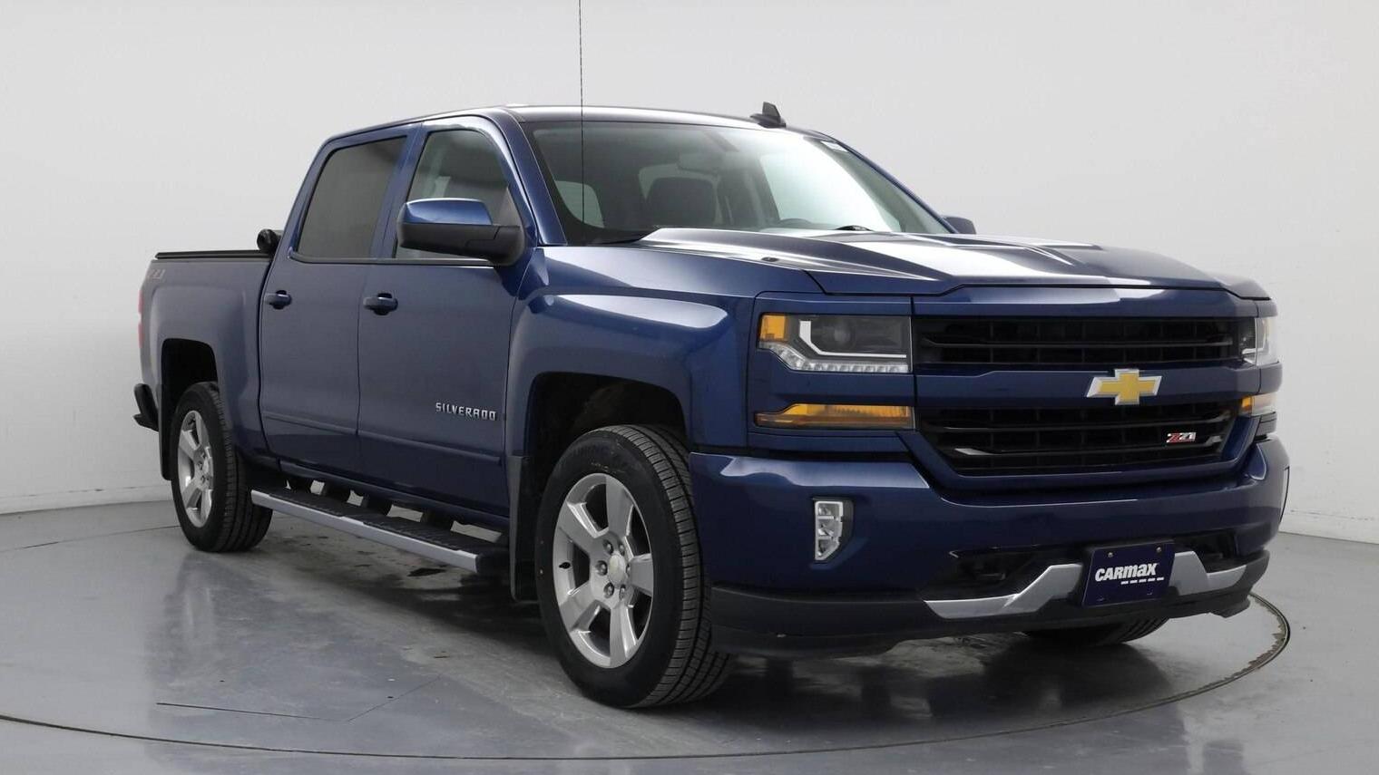 CHEVROLET SILVERADO 2018 3GCUKREC0JG317681 image