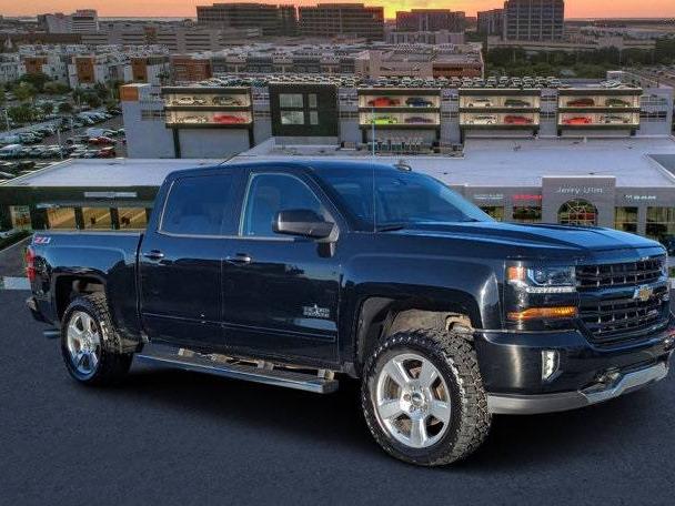 CHEVROLET SILVERADO 2018 3GCUKREC2JG566841 image