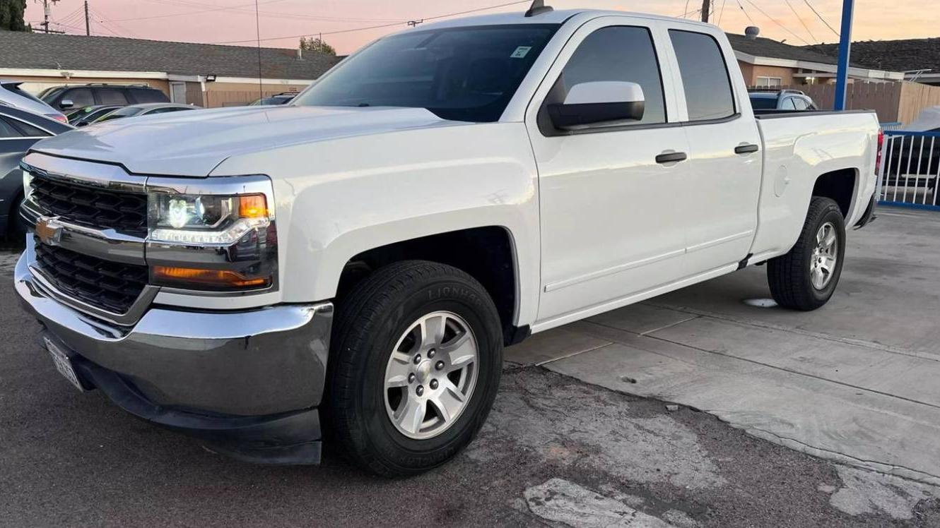 CHEVROLET SILVERADO 2018 1GCRCREH0JZ295096 image