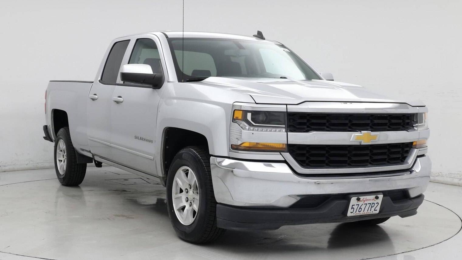 CHEVROLET SILVERADO 2018 1GCRCREH3JZ288773 image