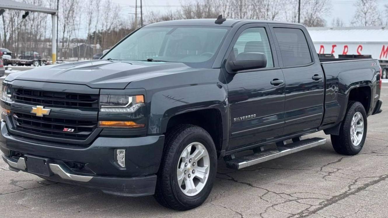 CHEVROLET SILVERADO 2018 3GCUKREC0JG107758 image