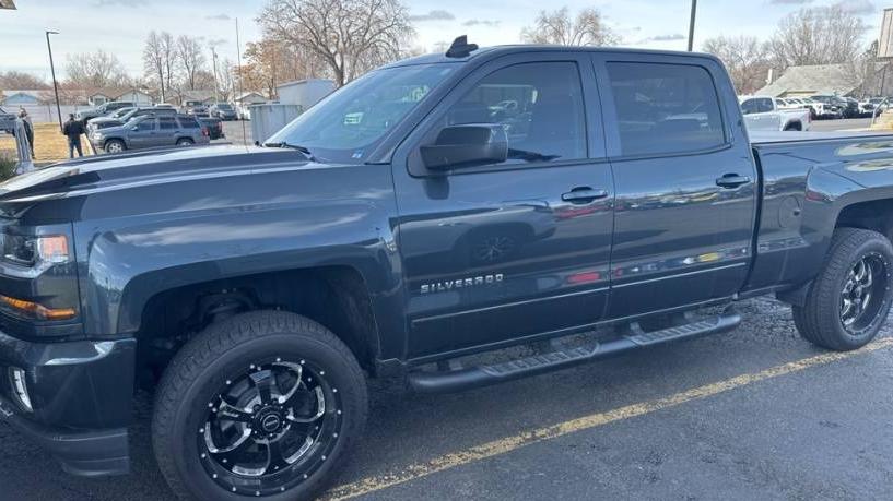 CHEVROLET SILVERADO 2018 3GCUKREC0JG385690 image