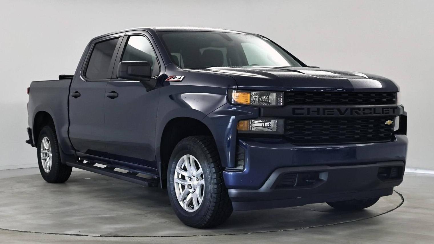 CHEVROLET SILVERADO 2021 1GCUYAEF2MZ167104 image