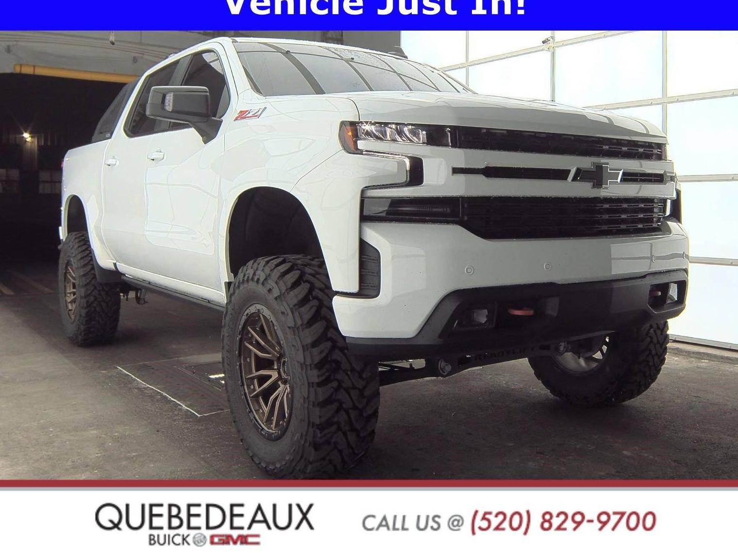 CHEVROLET SILVERADO 2021 1GCUYEED1MZ184370 image